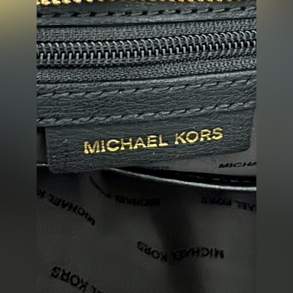 Stunning Black Michael Kors Rivington Gold Studded Medium Tote - Picture 7 of 11